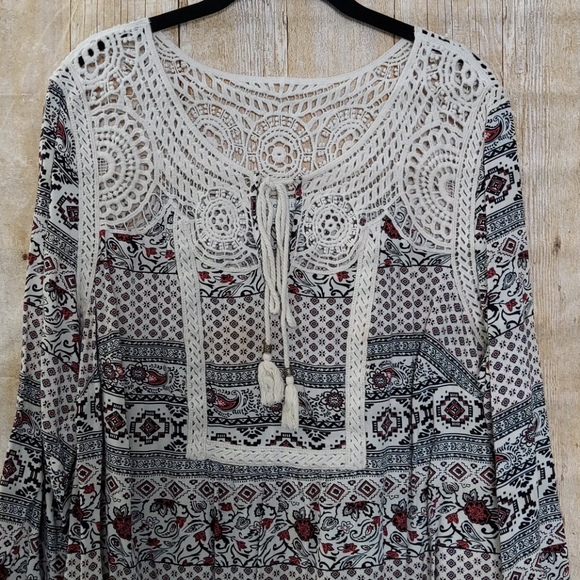 Daniel Rainn | Red&Black | 3/4 sleeve | Crochet Ft - Picture 3 of 6